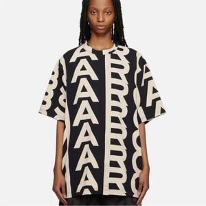 Marc Jacobs Black and Cream Graphic Tee OS